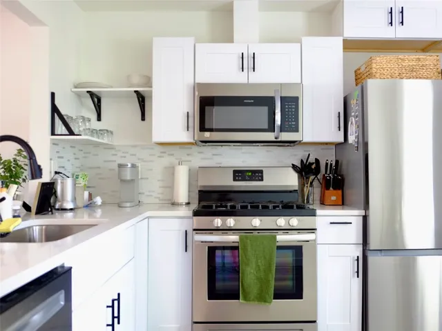 $2,000 | 1401 Marcus Place, Unit B, Austin, TX 78721