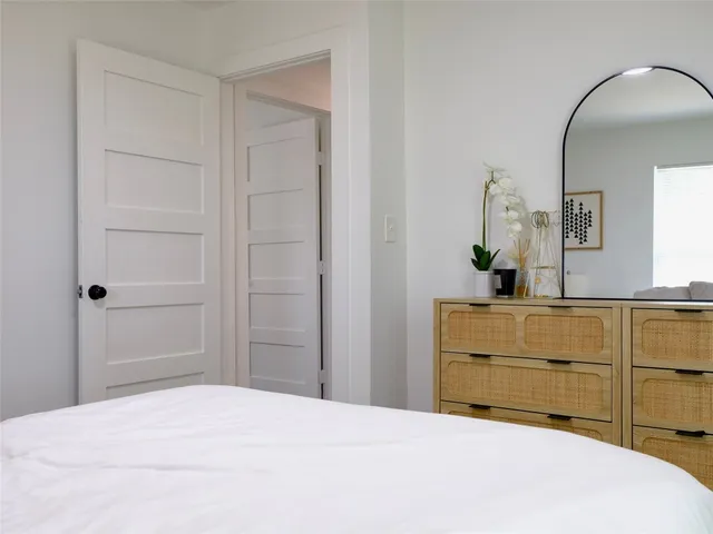 $2,000 | 1401 Marcus Place, Unit B, Austin, TX 78721