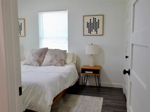 $2,000 | 1401 Marcus Place, Unit B, Austin, TX 78721