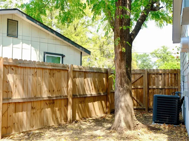 $2,000 | 1401 Marcus Place, Unit B, Austin, TX 78721