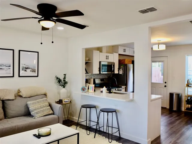 $2,000 | 1401 Marcus Place, Unit B, Austin, TX 78721