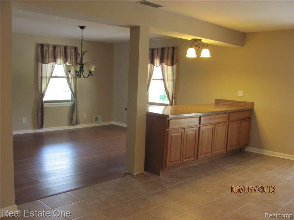 28796 Brandes Road Carleton, MI 48117 - Photo 11 of 20 Dining room from kitchen