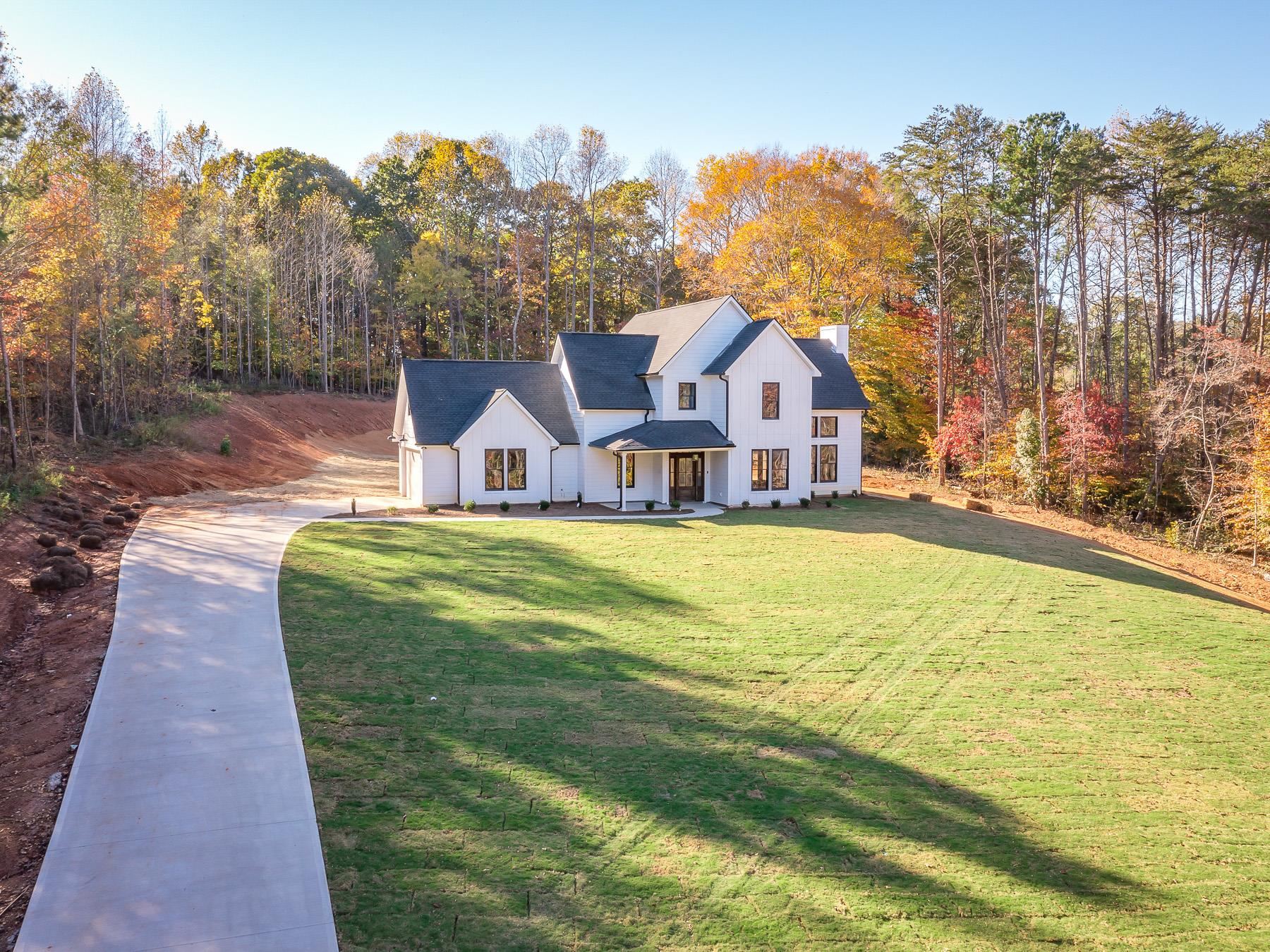 325 Thurston Road Taylors, SC 29687 - Photo 4 of 36 Gallery Image 4
