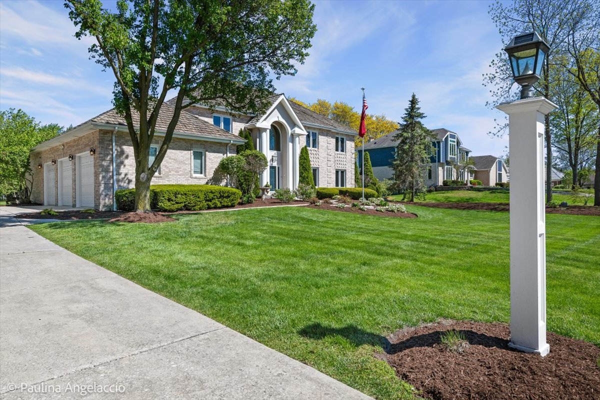 1507 Guthrie Drive Inverness, IL 60067 - Photo 2 of 45