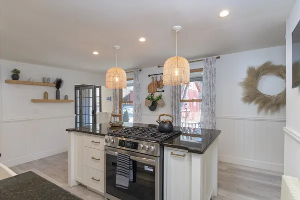 $725,000 | 5 William Mundell Road, Newfane, VT 05351