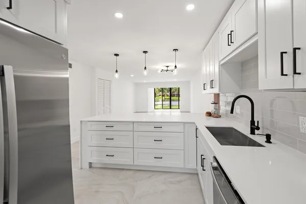 $304,900 | 9293 Vista Del Lago, Unit 15C, Boca Raton, FL 33428