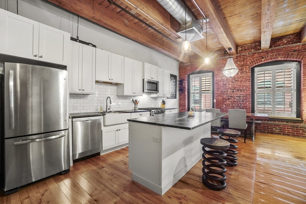 21 Wormwood Street, Unit 517 Boston, MA 02210 - Photo 1 of 19