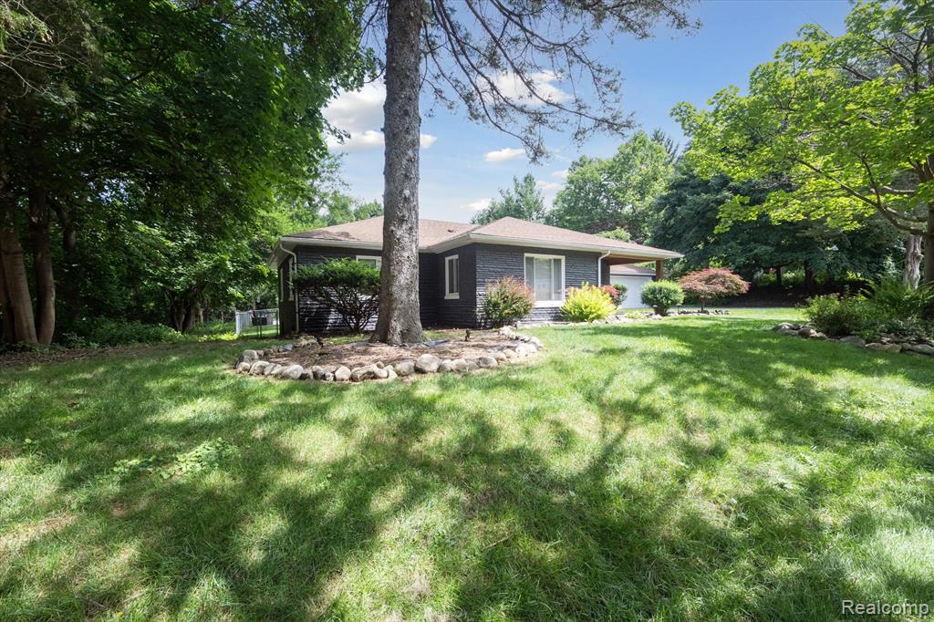 105 George Street Milford, MI 48381 - Photo 2 of 48