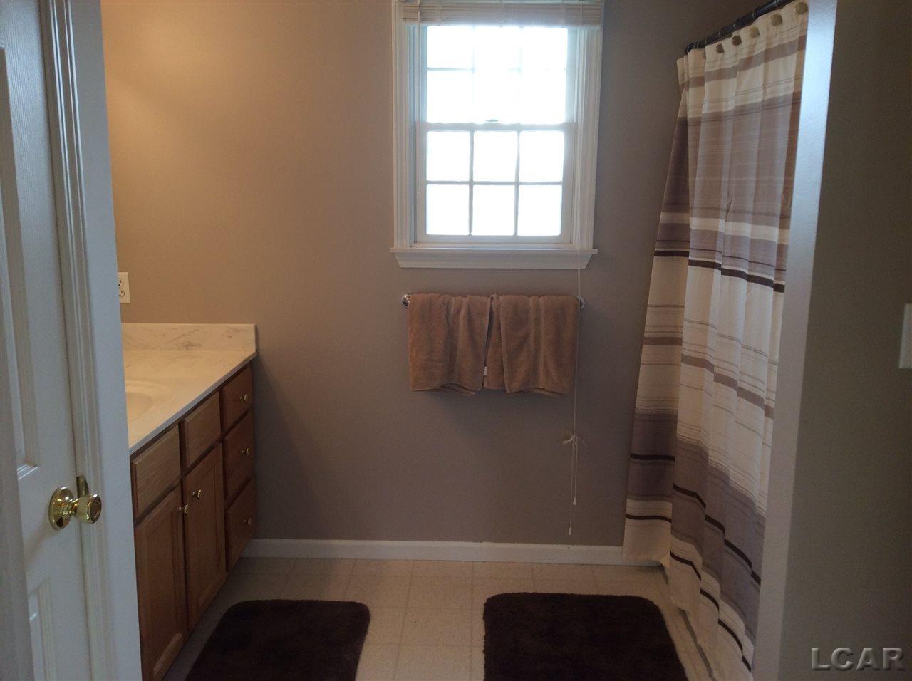 2703 East Carleton Road Adrian, MI 49221 - Photo 14 of 21 31241743-13.JPG
