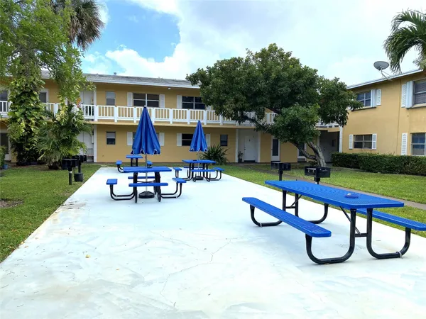 $1,850 | 500 Southeast 2nd Avenue, Unit 22, Deerfield Beach, FL 33441