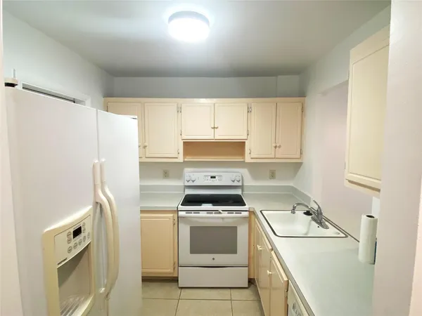 $1,850 | 500 Southeast 2nd Avenue, Unit 22, Deerfield Beach, FL 33441