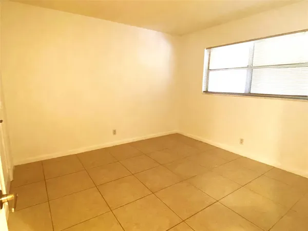 $1,850 | 500 Southeast 2nd Avenue, Unit 22, Deerfield Beach, FL 33441