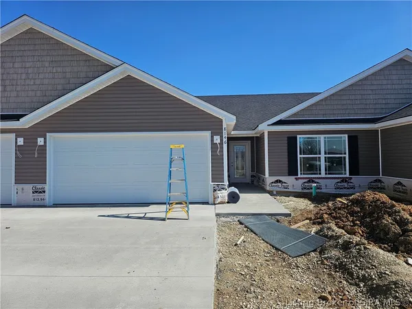 $231,900 | 8124 Timber Lane Northeast, Unit 408, New Salisbury, IN 47161