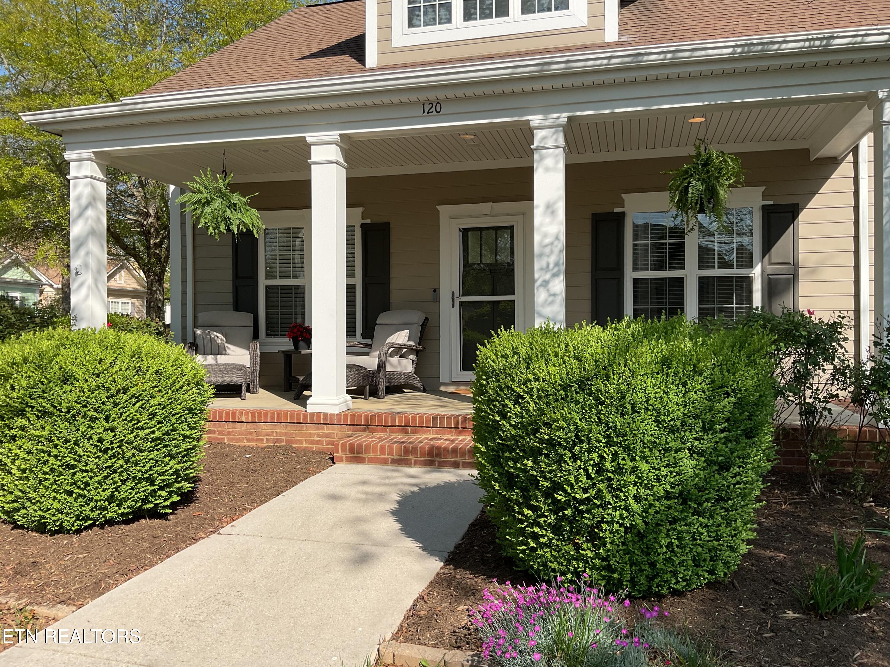 120 Forestberry Street Oak Ridge, TN 37830 - Photo 6 of 35 Front porch entry