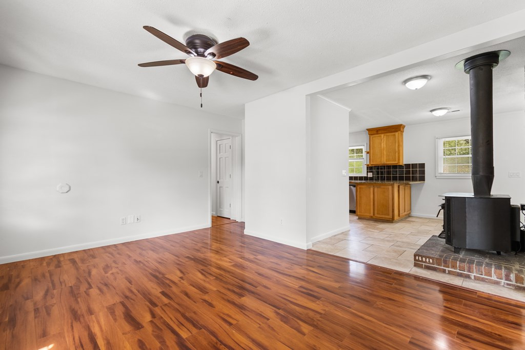 897 Perry Boulevard Sumter, SC 29154 - Photo 4 of 23 Gallery Image 4