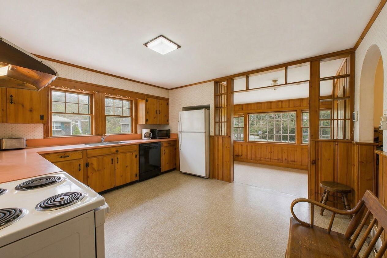 243 Old County Road East Sandwich, MA 02537 - Photo 20 of 40 14-web-or-mls-243 OLD COUNTY RD_EMPTY_01