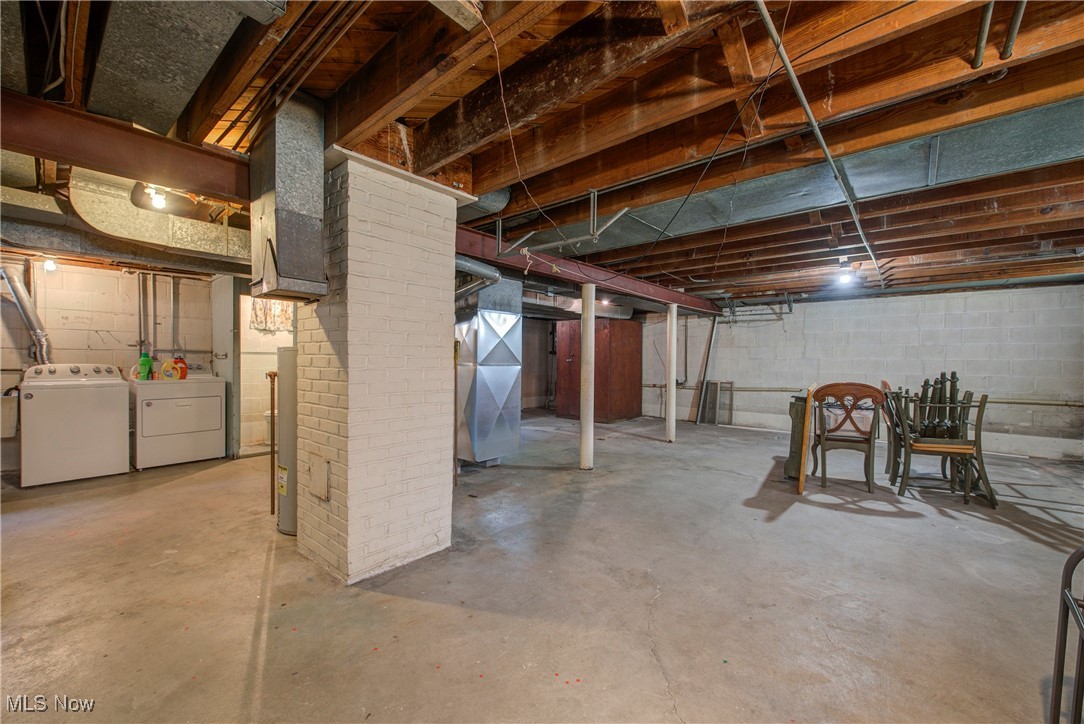 13574 Cedar Road Cleveland, OH 44118 - Photo 32 of 39