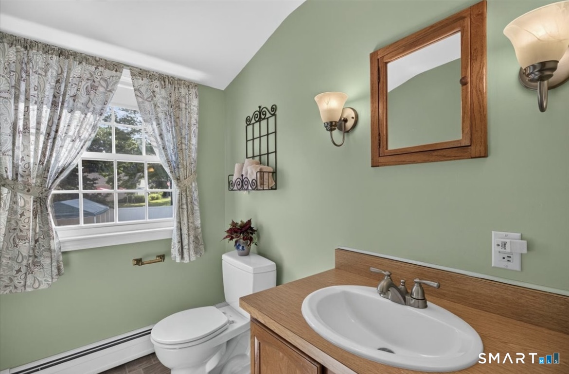 127 Helaine Road Manchester, CT 06042 - Photo 18 of 35