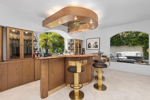 $7,995,000 | 11 Bay Colony Lane, Fort Lauderdale, FL 33308