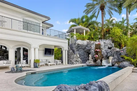 $7,995,000 | 11 Bay Colony Lane, Fort Lauderdale, FL 33308