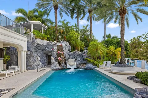 $7,995,000 | 11 Bay Colony Lane, Fort Lauderdale, FL 33308