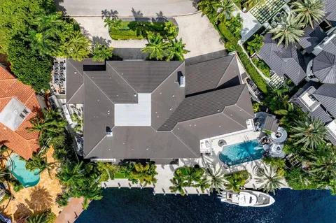 $7,995,000 | 11 Bay Colony Lane, Fort Lauderdale, FL 33308