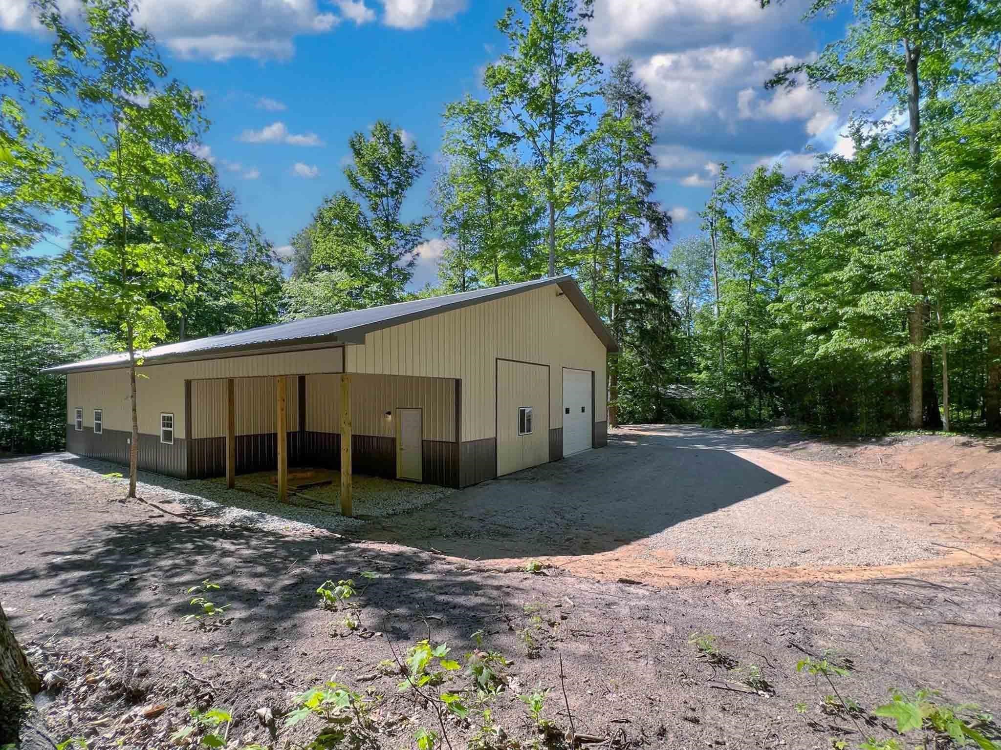 2301 North Reynolds Road Interlochen, MI 49643 - Photo 4 of 29 1901023-3.JPG