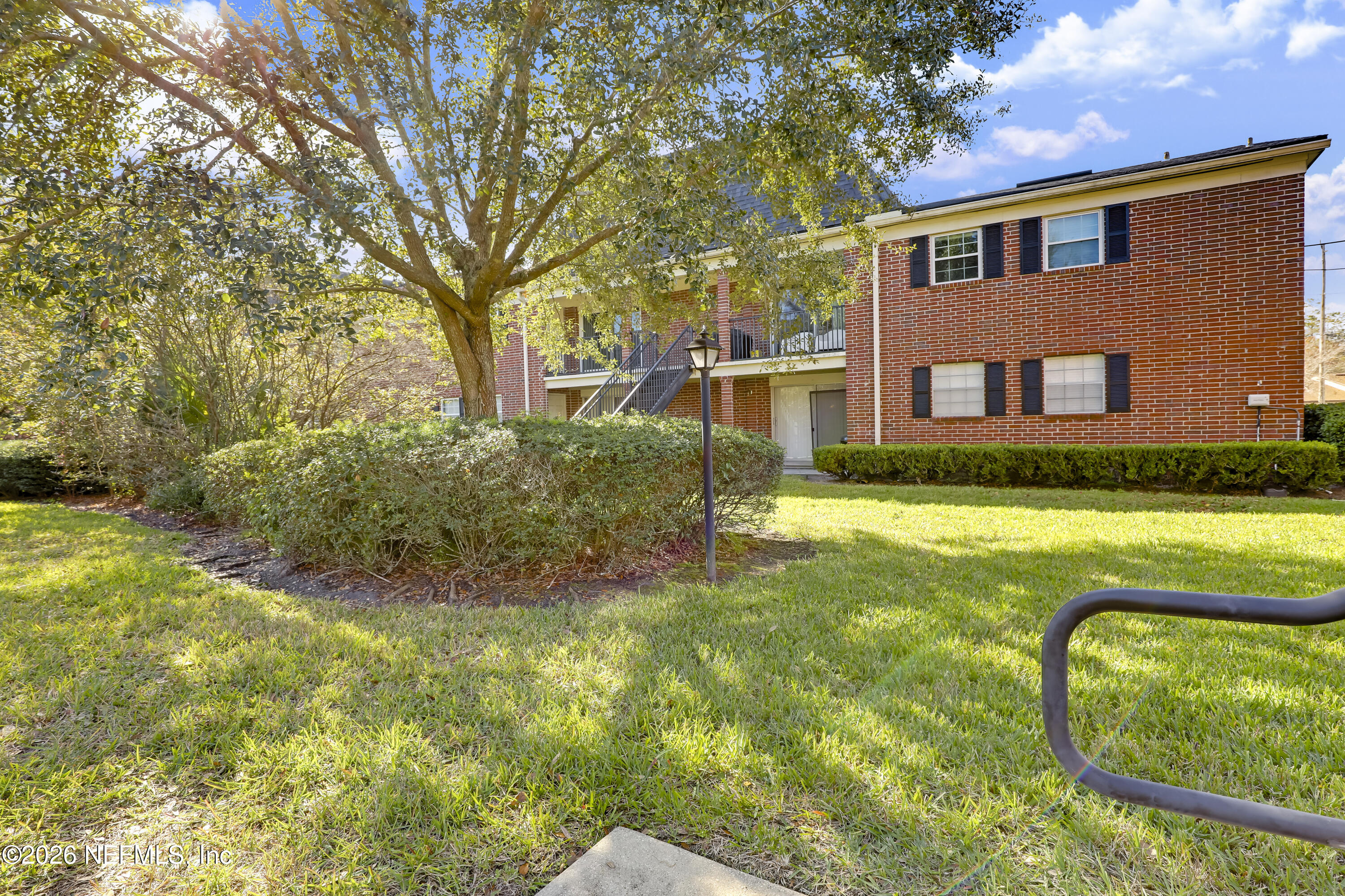 4915 Baymeadows Road, Unit 8H Jacksonville, FL 32217 - Photo 33 of 40 32 Backyard