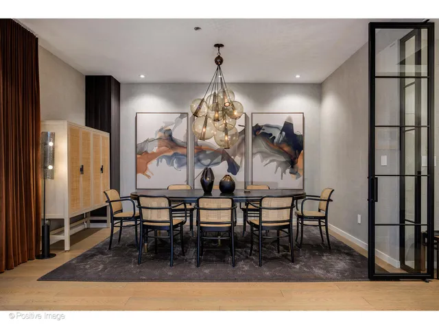 $1,675,000 | 56 West Huron Street, Unit 5, Chicago, IL 60654