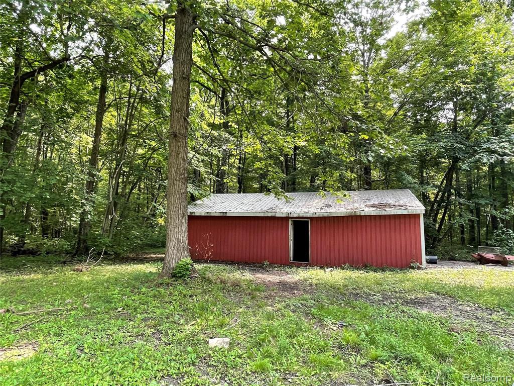 103 South Hughes Road Howell, MI 48843 - Photo 14 of 17