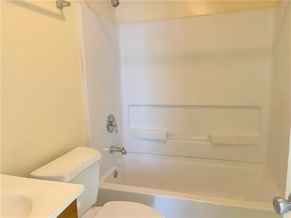 $1,000 | 213 Rosebud Street, Unit D, Metairie, LA 70005