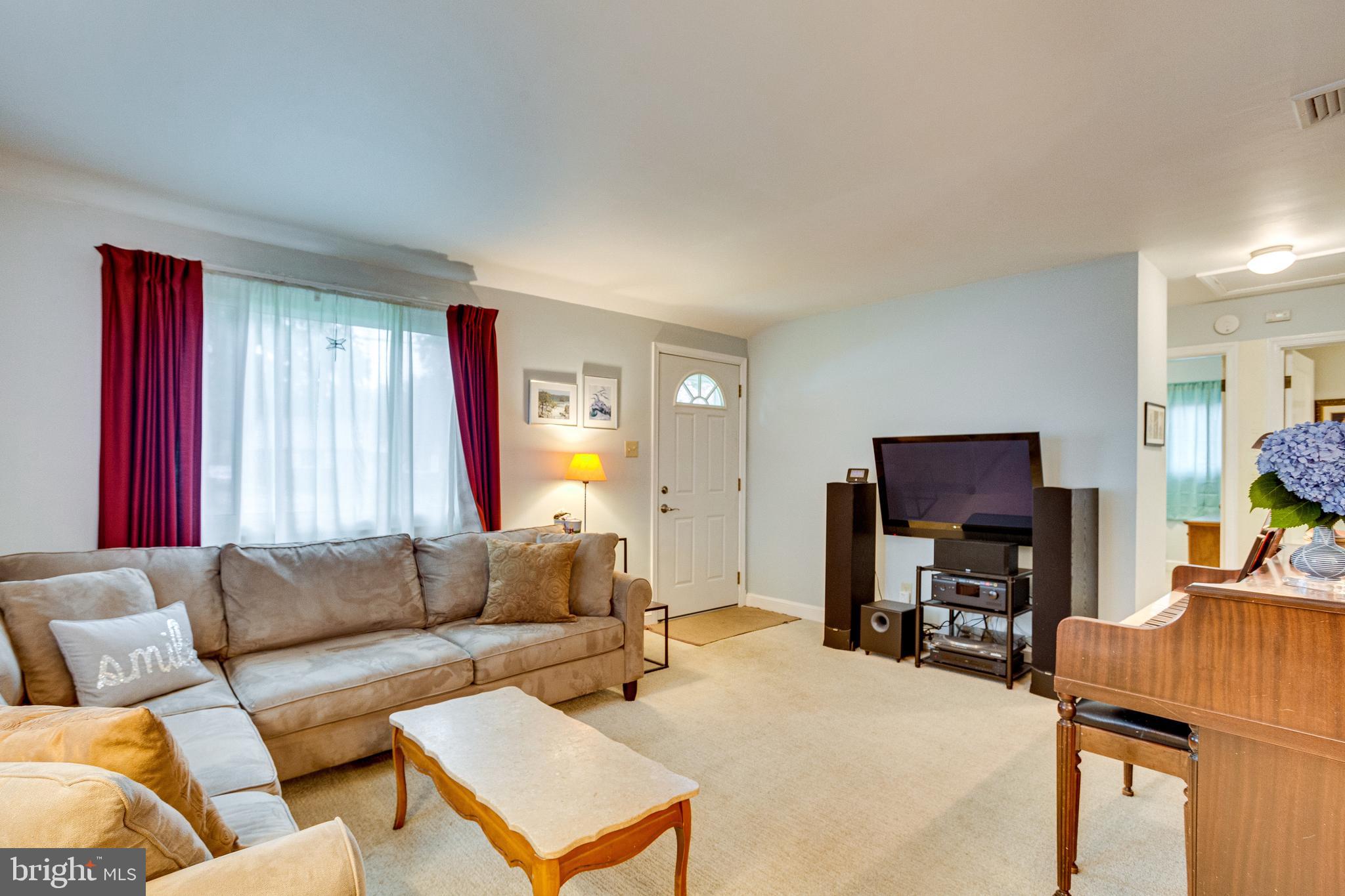 2204 Prichard Road Silver Spring, MD 20902 - Photo 5 of 29