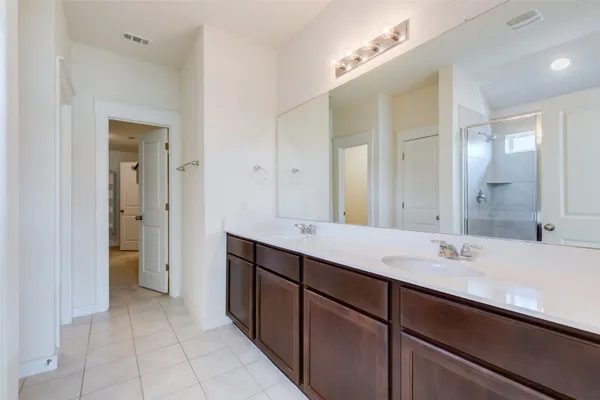 $2,150 | 741 Carol Drive, Hutto, TX 78634