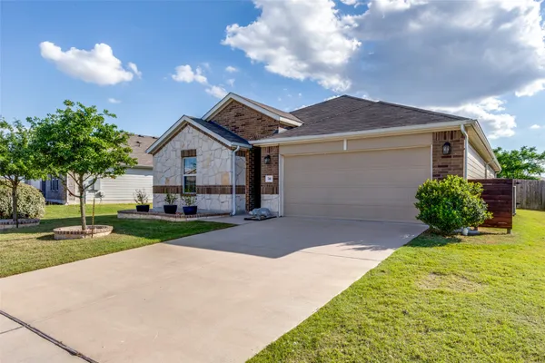 $2,150 | 741 Carol Drive, Hutto, TX 78634