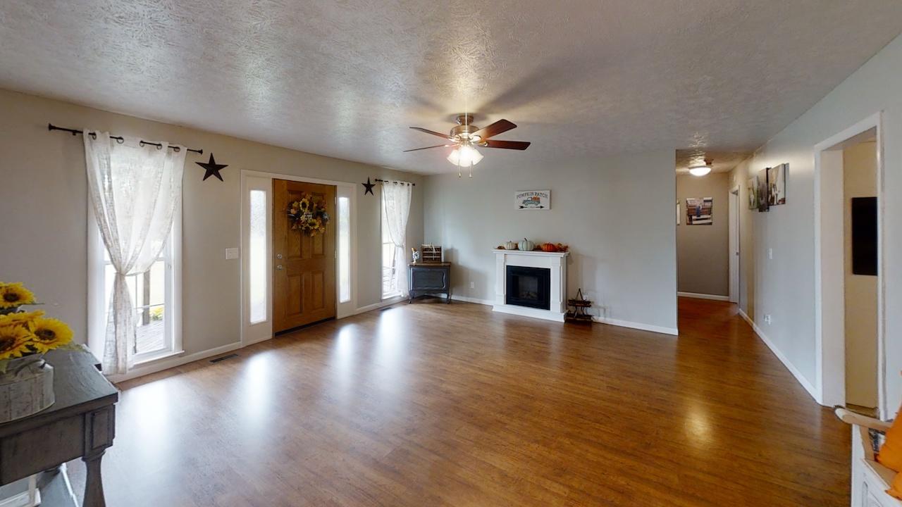 1421 New Bethel Road Dayton, TN 37321 - Photo 3 of 33 3-Living-Room-3