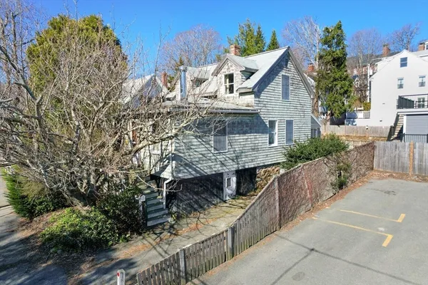 $400,000 | 3 Cottage Street, Marblehead, MA 01945