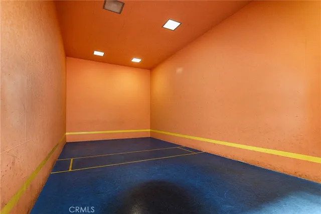 $415,000 | 5515 Canoga Avenue, Unit 305, Woodland Hills, CA 91367