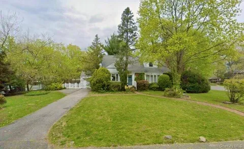 $998,000 | 2 Greenway, Roslyn, NY 11576