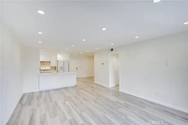 $2,250 | 330 North Jackson Street, Unit 208, Glendale, CA 91206