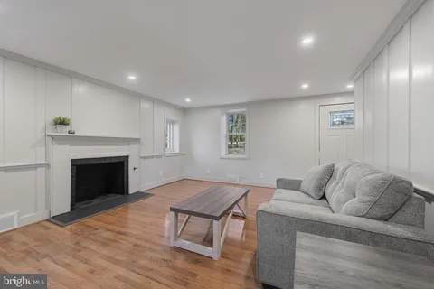 $799,900 | 504 Hampton Lane, Baltimore, MD 21286