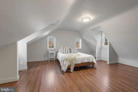 $799,900 | 504 Hampton Lane, Baltimore, MD 21286