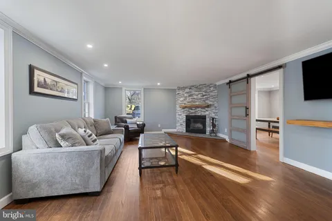 $799,900 | 504 Hampton Lane, Baltimore, MD 21286