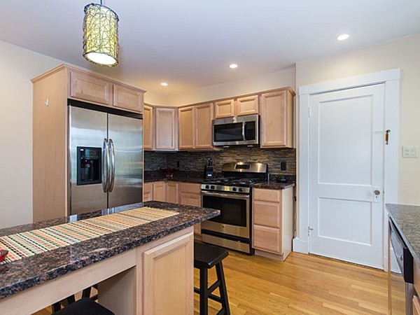 59 Barbara Road, Unit 2 Waltham, MA 02453 - Photo 4 of 25 Gallery Image 4
