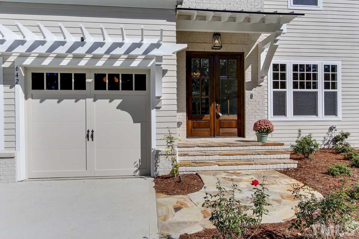642 Manchester Drive Raleigh, NC 27609 - Photo 3 of 24