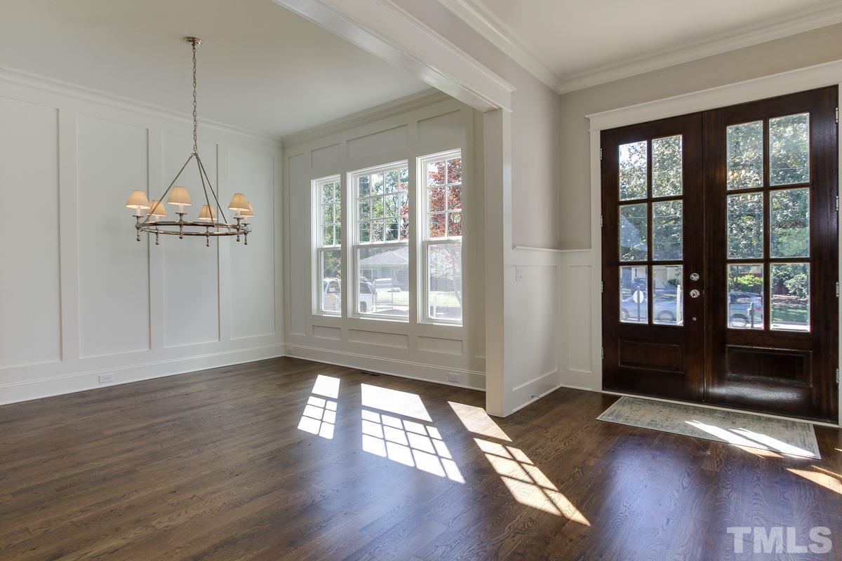 642 Manchester Drive Raleigh, NC 27609 - Photo 4 of 24