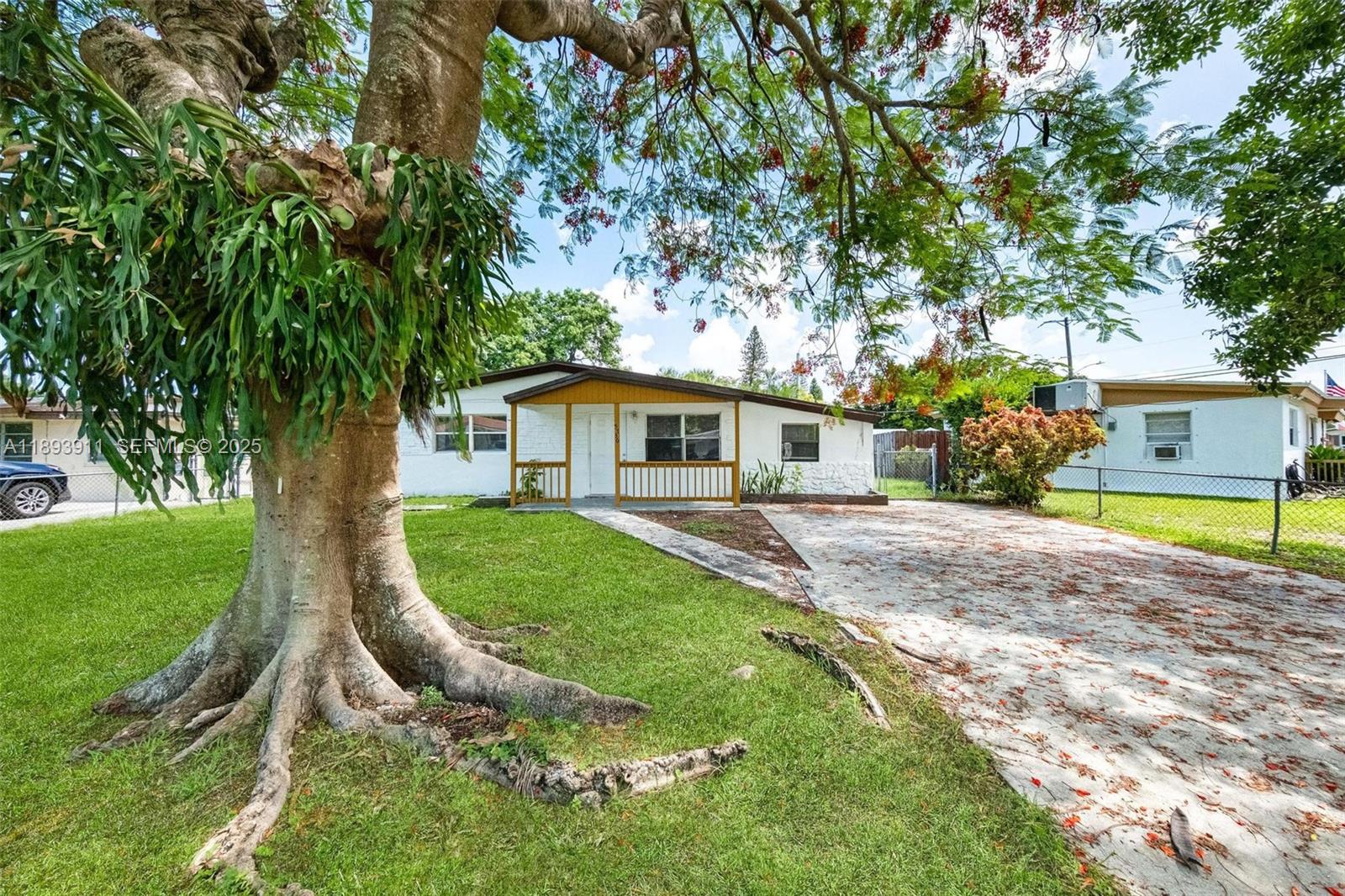 5736 Simms Street Hollywood, FL 33021 - Photo 3 of 36 Gallery Image 3