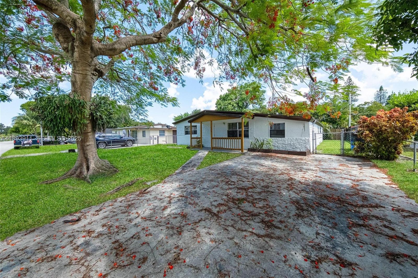 5736 Simms Street Hollywood, FL 33021 - Photo 5 of 36 Gallery Image 5