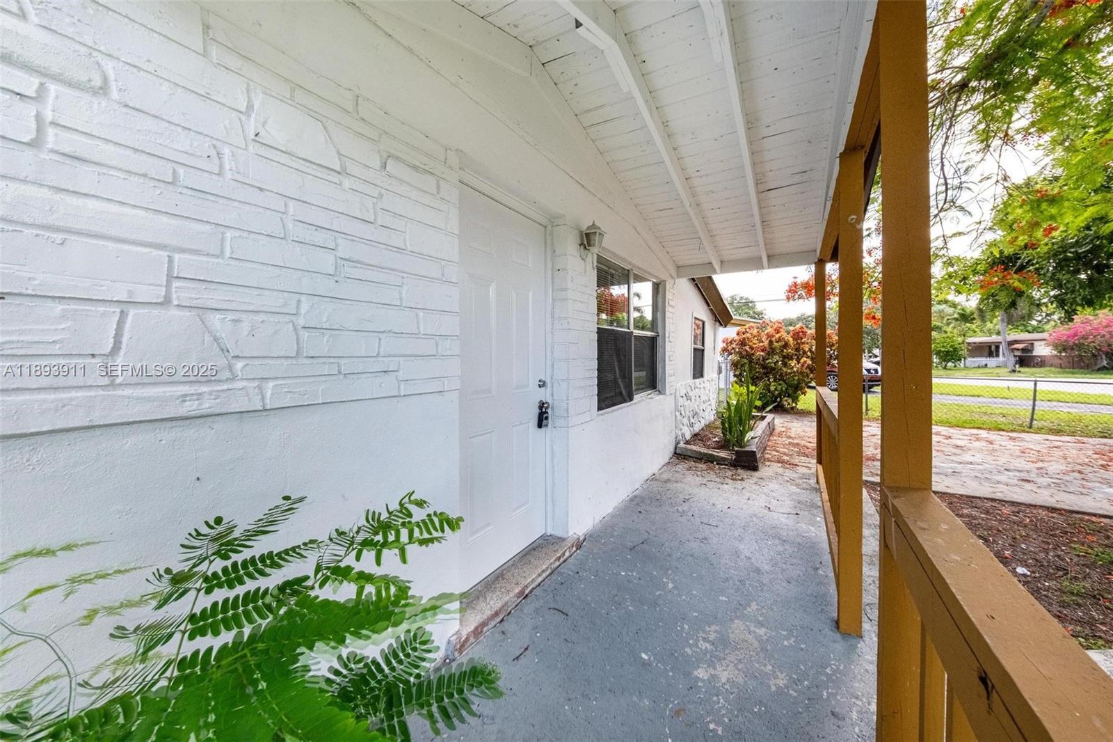 5736 Simms Street Hollywood, FL 33021 - Photo 6 of 36 Gallery Image 6