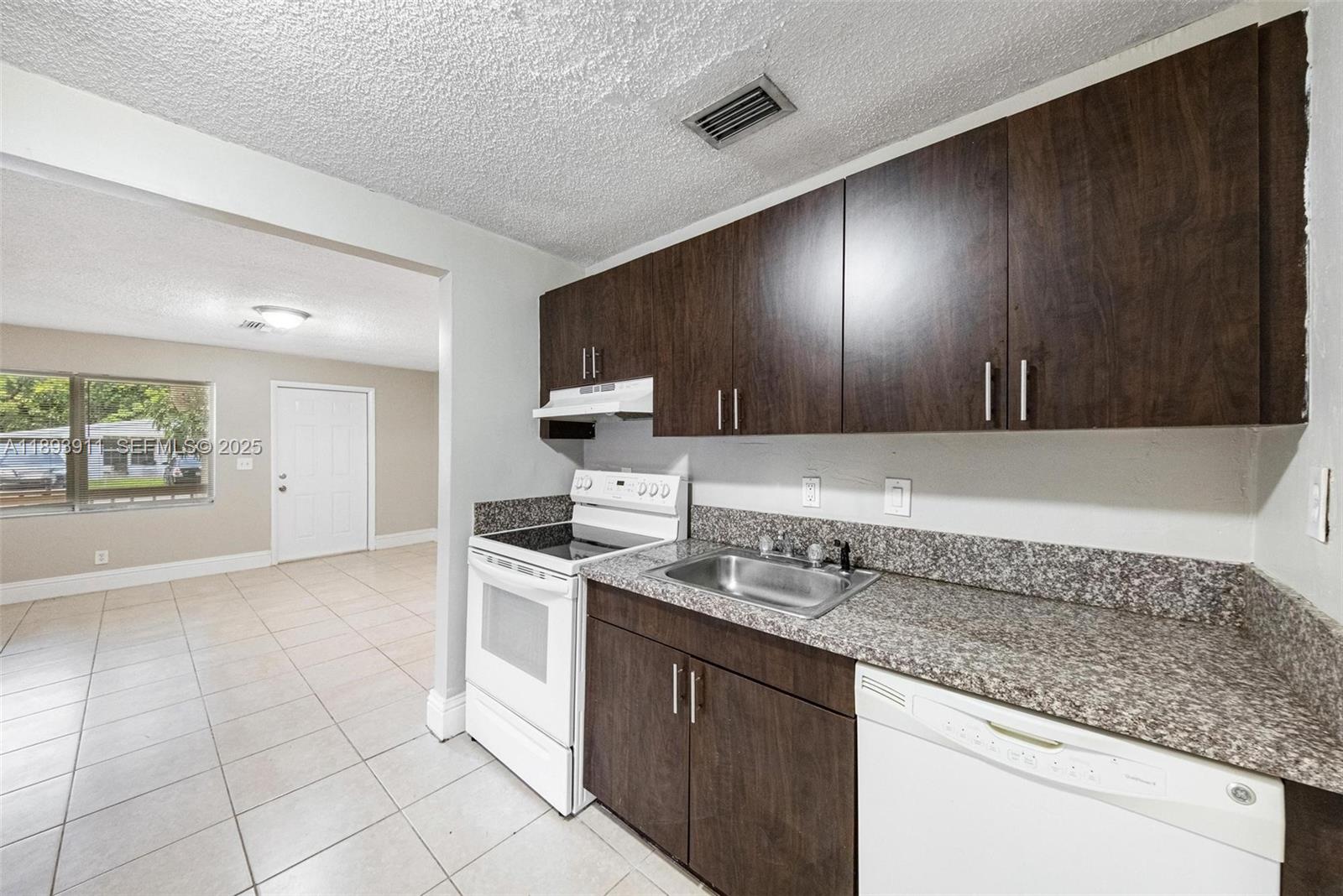 5736 Simms Street Hollywood, FL 33021 - Photo 8 of 36 Gallery Image 8