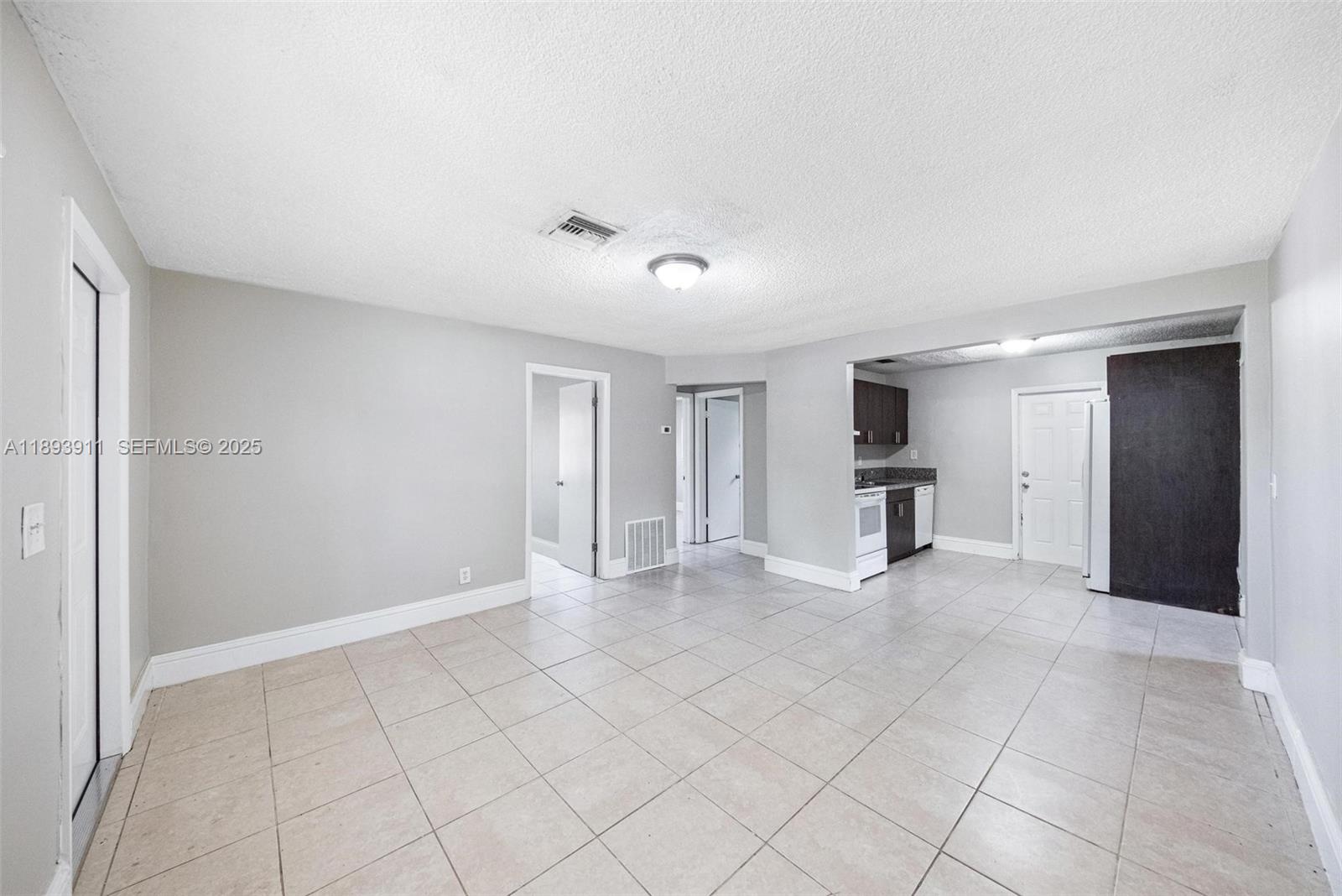 5736 Simms Street Hollywood, FL 33021 - Photo 9 of 36 Gallery Image 9
